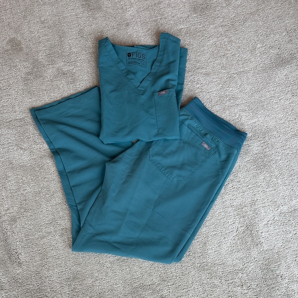 Figs blue green Scrub Ensemble